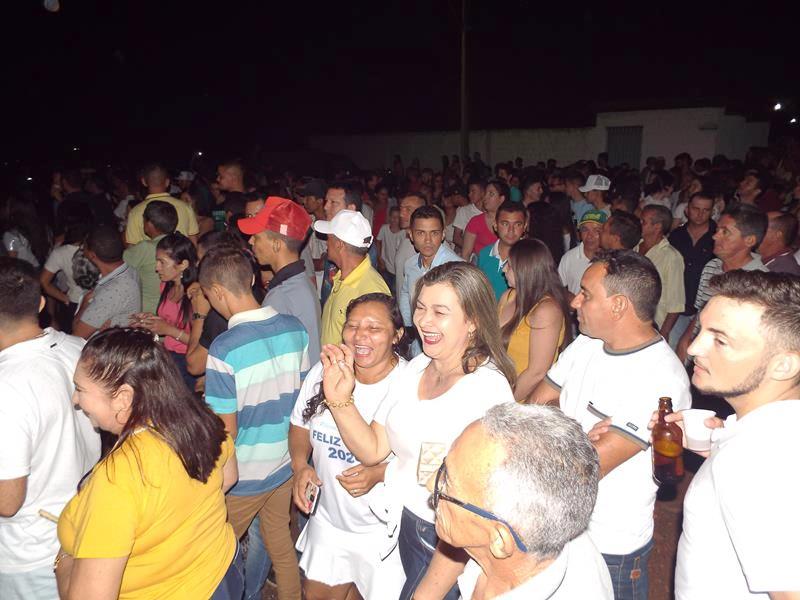 Milton Brandão: Réveillon no Kabana Resende marca a entrada do ano novo em clima de festa e confraternização  - Imagem 127