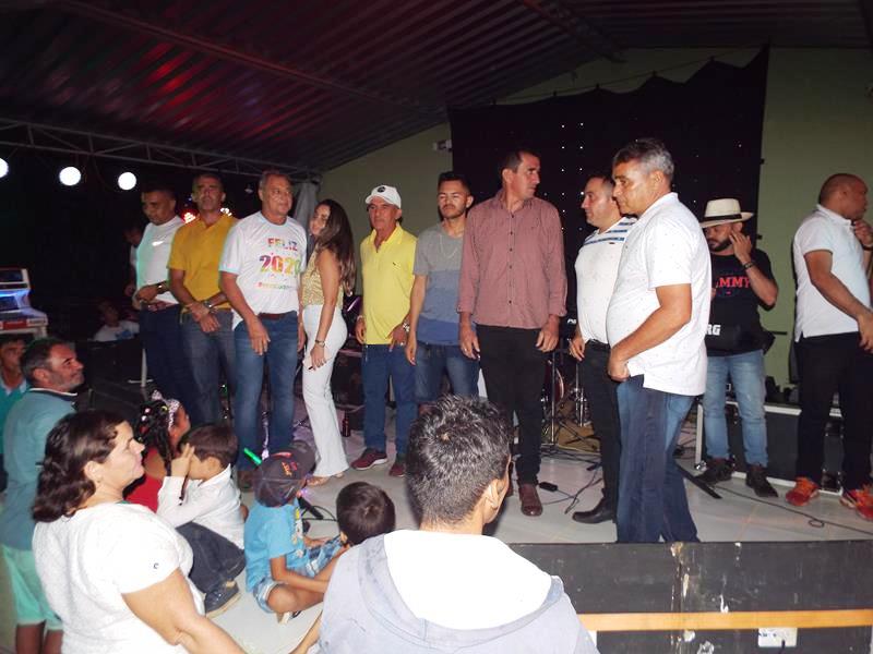 Milton Brandão: Réveillon no Kabana Resende marca a entrada do ano novo em clima de festa e confraternização  - Imagem 91