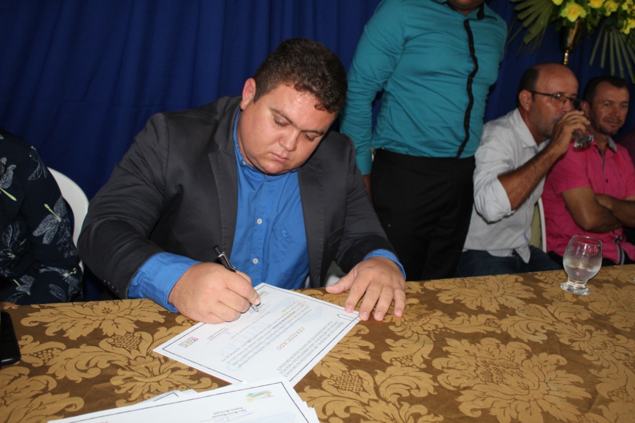 Conselheiros Tutelares são empossados para o quadriênio 2020/2024 em Santo Inácio do Piauí - Imagem 17