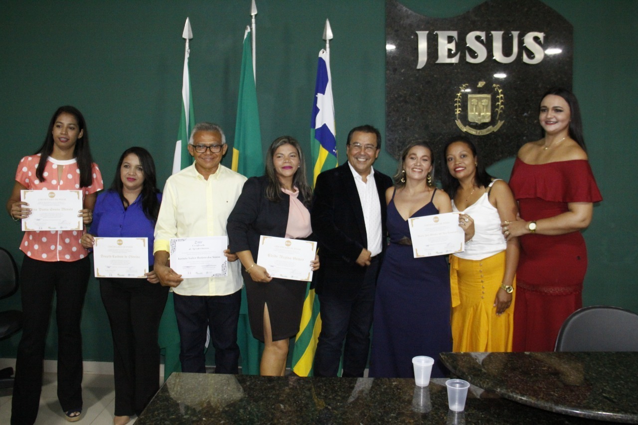 Presidente da Câmara Municipal Vereador Valter participa da posse dos novos conselheiros tutelares. - Imagem 1