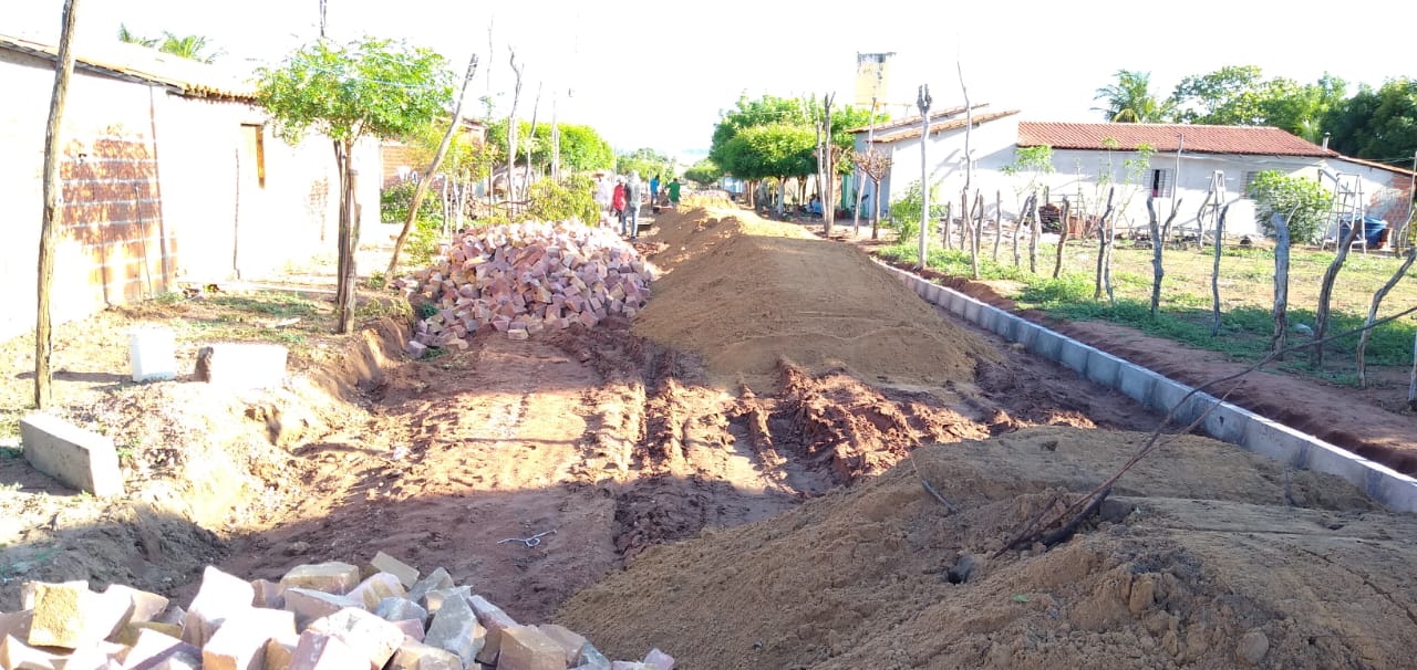 Mais uma obra de calçamento tem início em Santo Inácio - Imagem 8