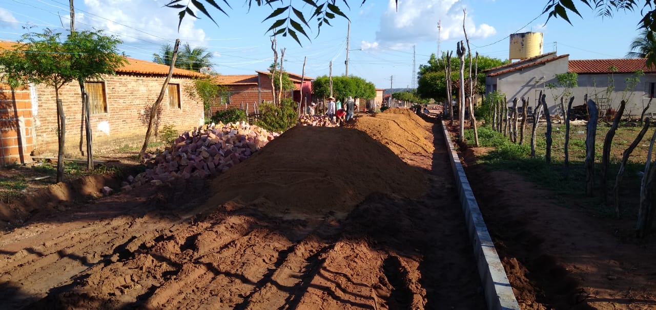 Mais uma obra de calçamento tem início em Santo Inácio - Imagem 11