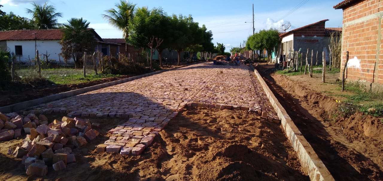 Mais uma obra de calçamento tem início em Santo Inácio - Imagem 3