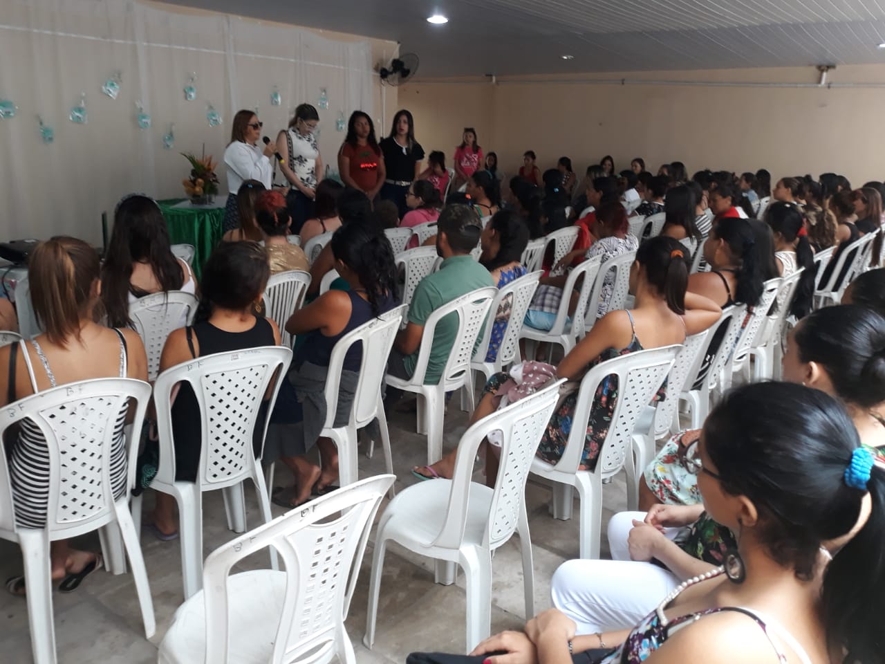 Gestantes participam de palestra por meio do Programa Laços de Amor  - Imagem 5