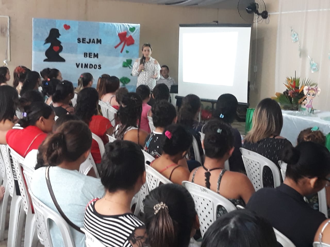 Gestantes participam de palestra por meio do Programa Laços de Amor  - Imagem 2