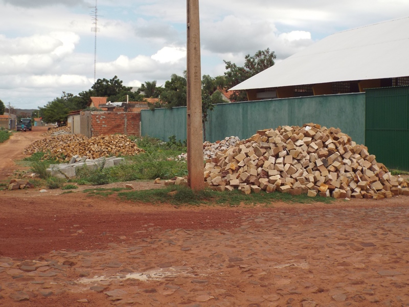 Município beneficiará diversas ruas com calçamento - Imagem 8