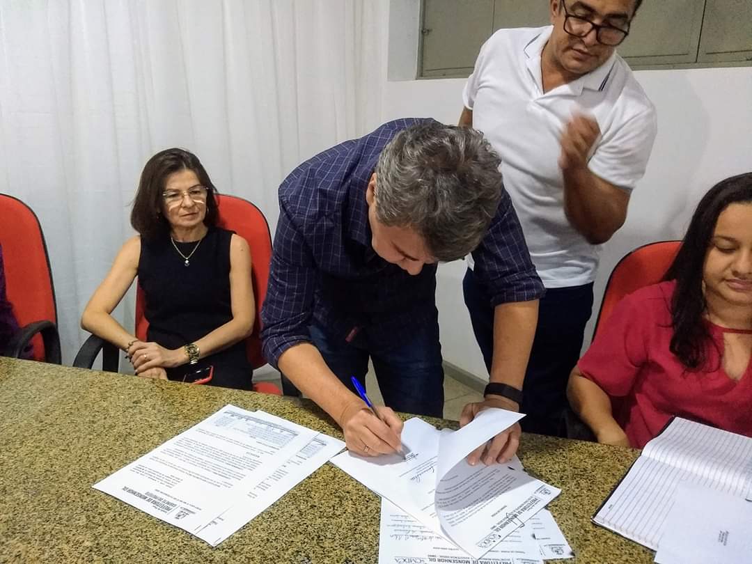 Empossados novos conselheiros tutelar de Monsenhor Gil com a presença de familiares e lideranças políticas - Imagem 8