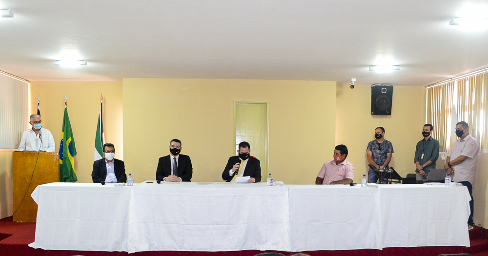 Prefeito eleito Genival Bezerra é diplomado pela Justiça Eleitoral - Imagem 6