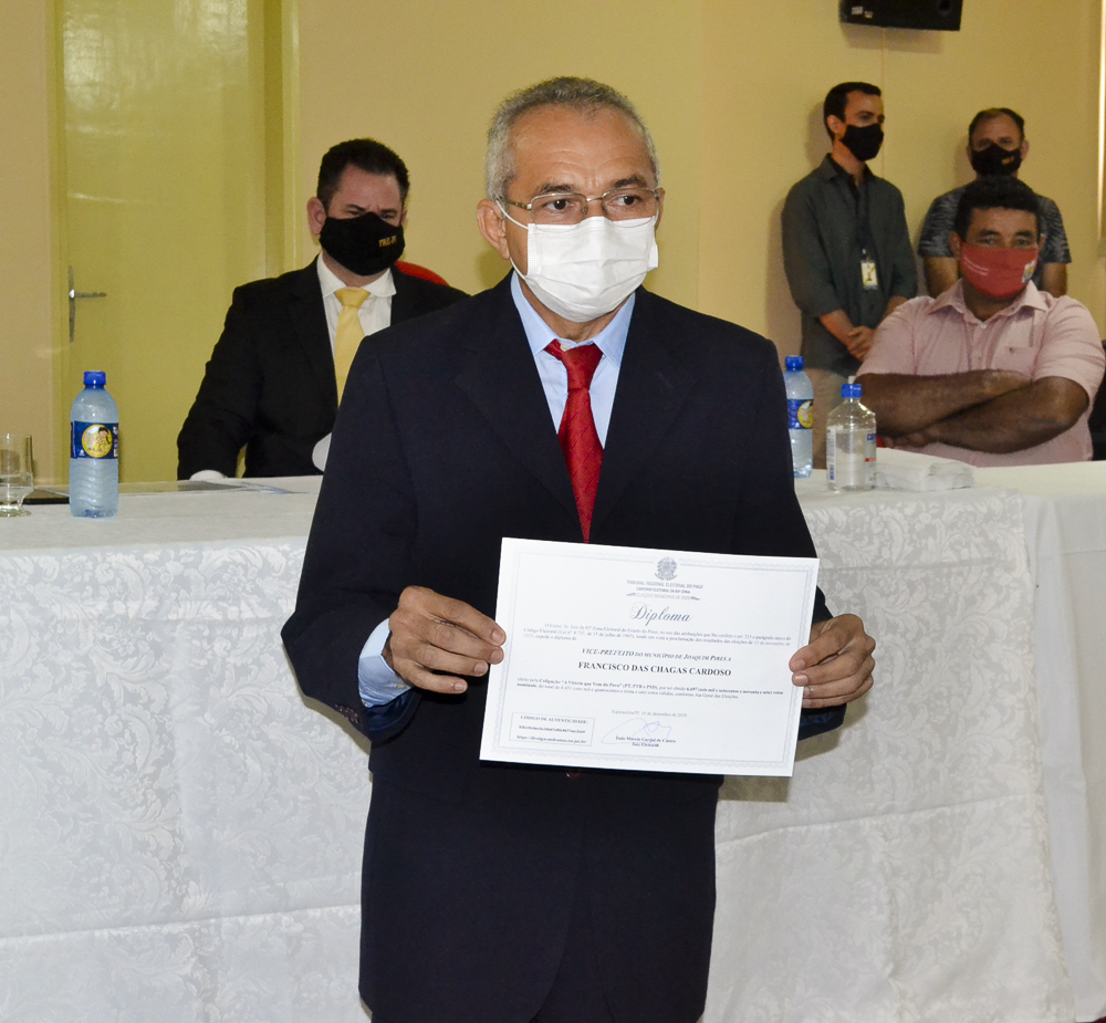 Prefeito eleito Genival Bezerra é diplomado pela Justiça Eleitoral - Imagem 11