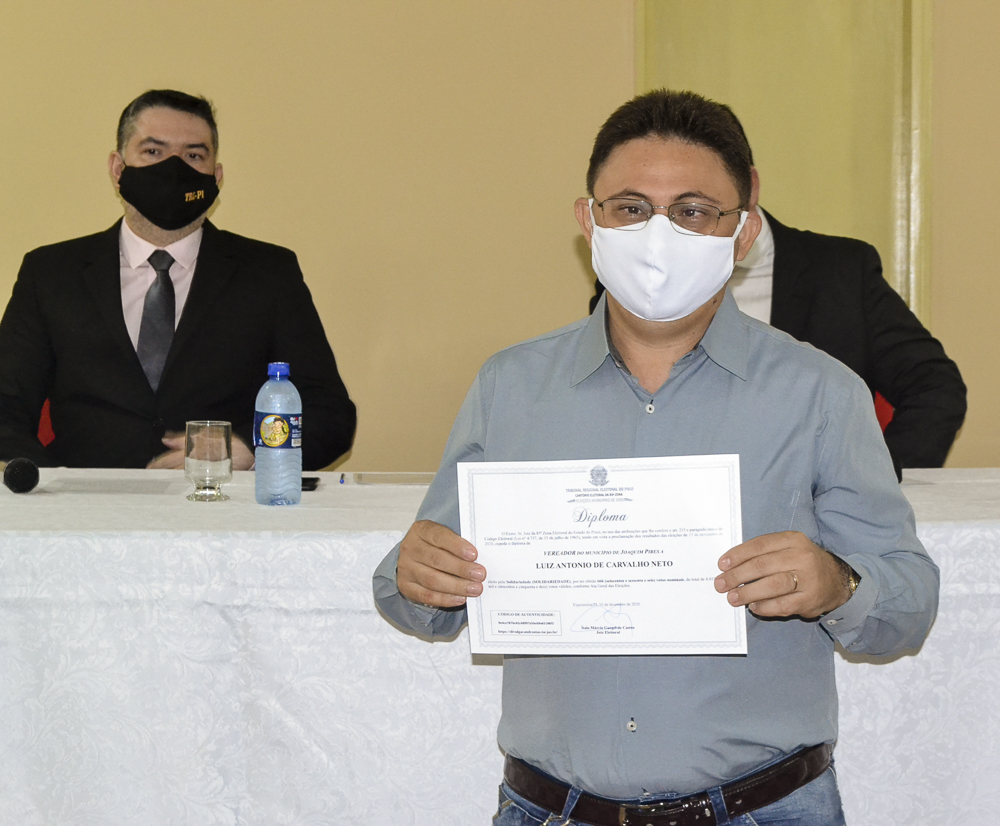 Prefeito eleito Genival Bezerra é diplomado pela Justiça Eleitoral - Imagem 13