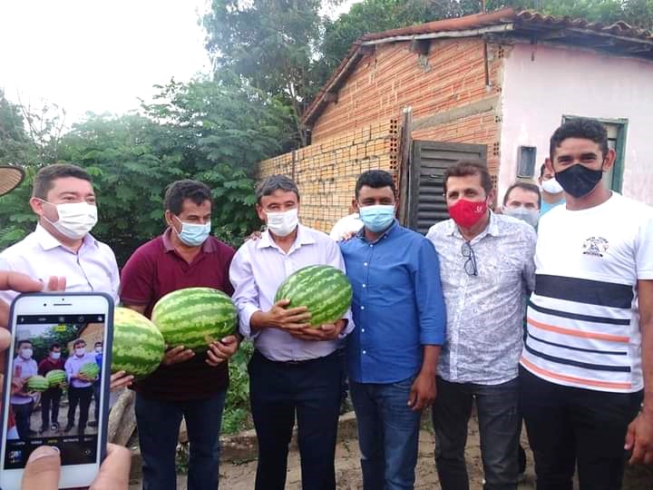 Governador Wellington Dias e equipe do governo visitam Jatobá do Piauí e entregam obras relevantes no município. - Imagem 16
