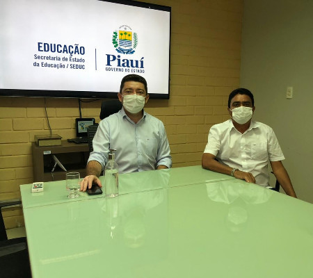 EDUCAÇÃO: Prefeito Marcelino Almeida, em audiência com o secretário de Estado da Educação, anuncia benefícios para Coivaras