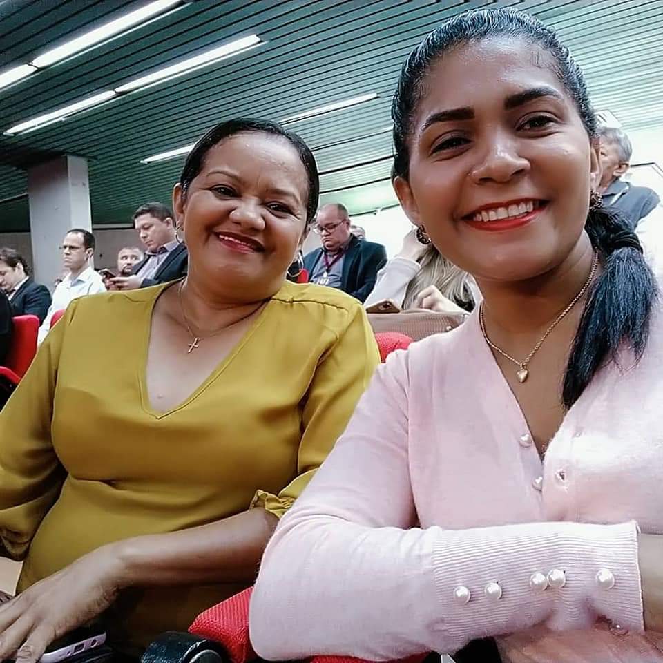 Monsenhor Gil no parlamento estudual na pessoa da líder Elisângela Moura - Imagem 8