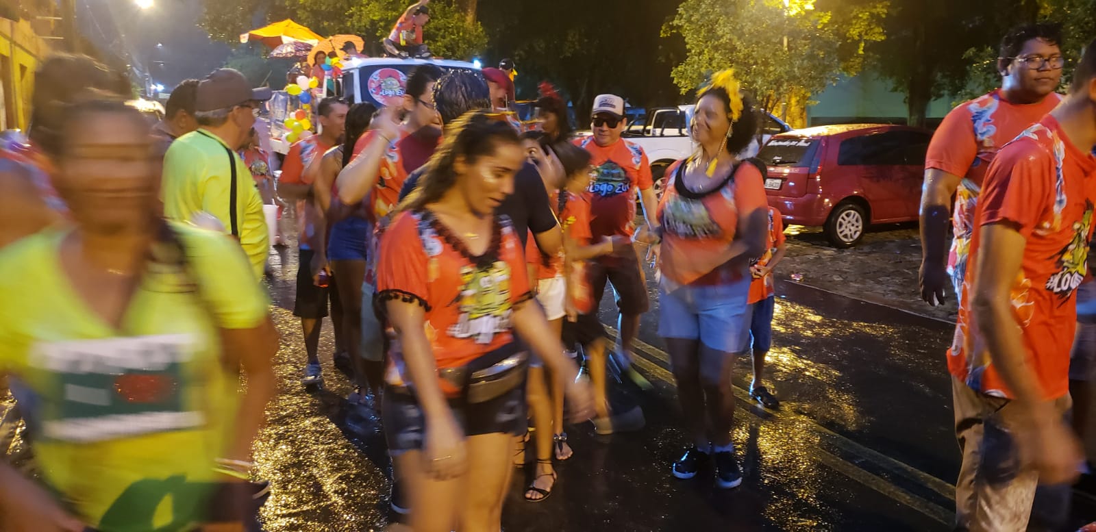 O tempo fechou em Monsenhor Gil, veio a forte chuva e abriu passagem para o Corso em sua 7a edição - Imagem 29