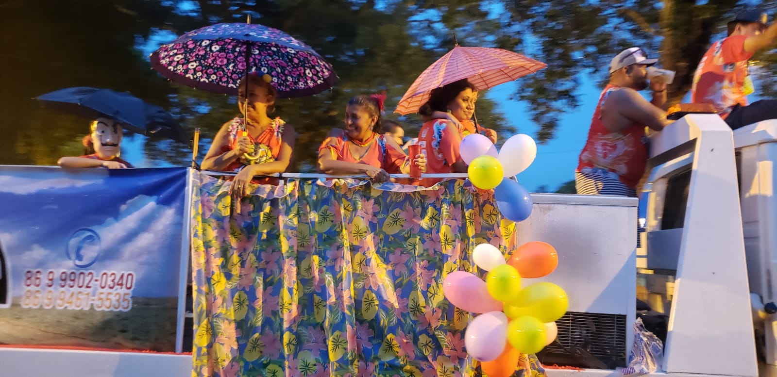O tempo fechou em Monsenhor Gil, veio a forte chuva e abriu passagem para o Corso em sua 7a edição - Imagem 5