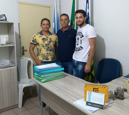 Professor Marcelo Milanes entrega plano de ações e calendário esportivo 2020 à Ananias André