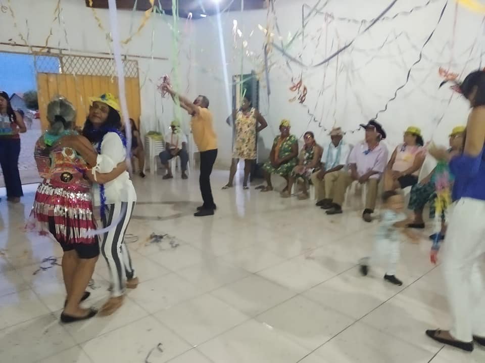 Secretaria municipal de assistência social realiza carnaval dos idosos - Imagem 4