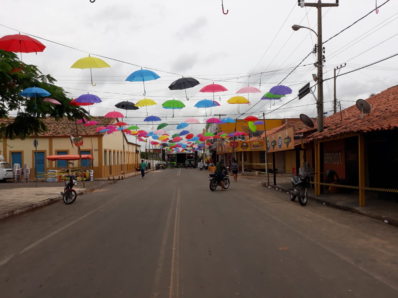 Quase tudo pronto para logo mais no final da tarde Pedro II dá início a sua festa de carnaval  - Imagem 3