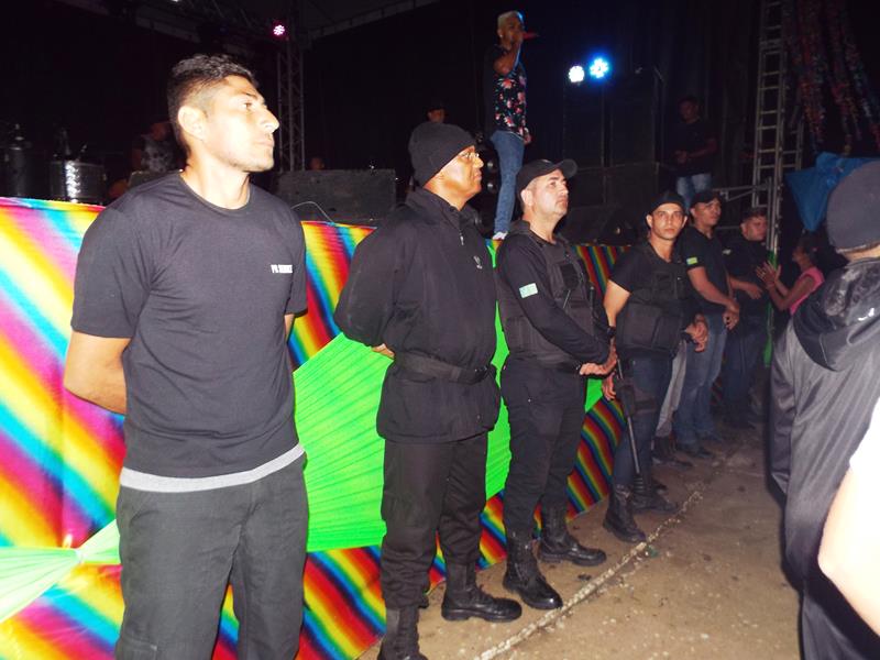 Chica Égua e Forró Pé de Ouro deu o tom na primeira noite de carnaval 2020 em Pedro II - Imagem 7