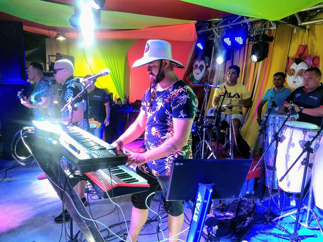 Sucesso total a primeira noite de Carnaval em Monsenhor Gil - Imagem 9