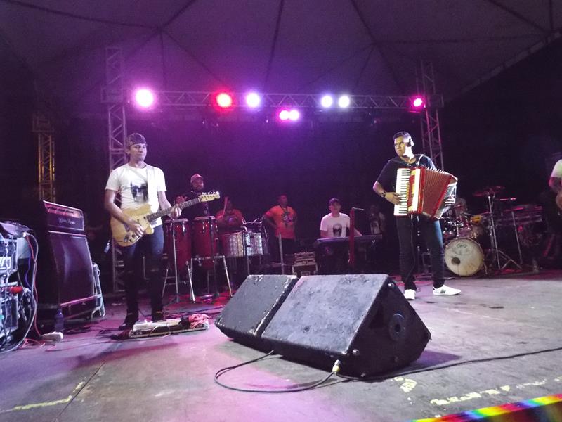 Chica Égua e Forró Pé de Ouro deu o tom na primeira noite de carnaval 2020 em Pedro II - Imagem 28