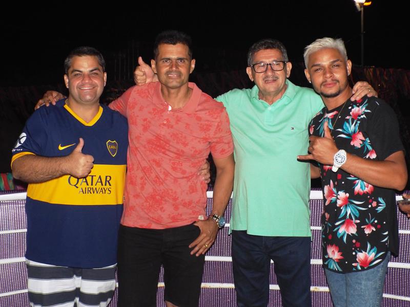 Chica Égua e Forró Pé de Ouro deu o tom na primeira noite de carnaval 2020 em Pedro II - Imagem 40