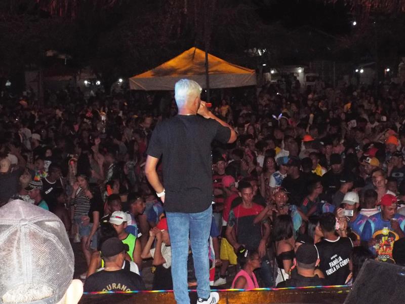 Chica Égua e Forró Pé de Ouro deu o tom na primeira noite de carnaval 2020 em Pedro II - Imagem 13