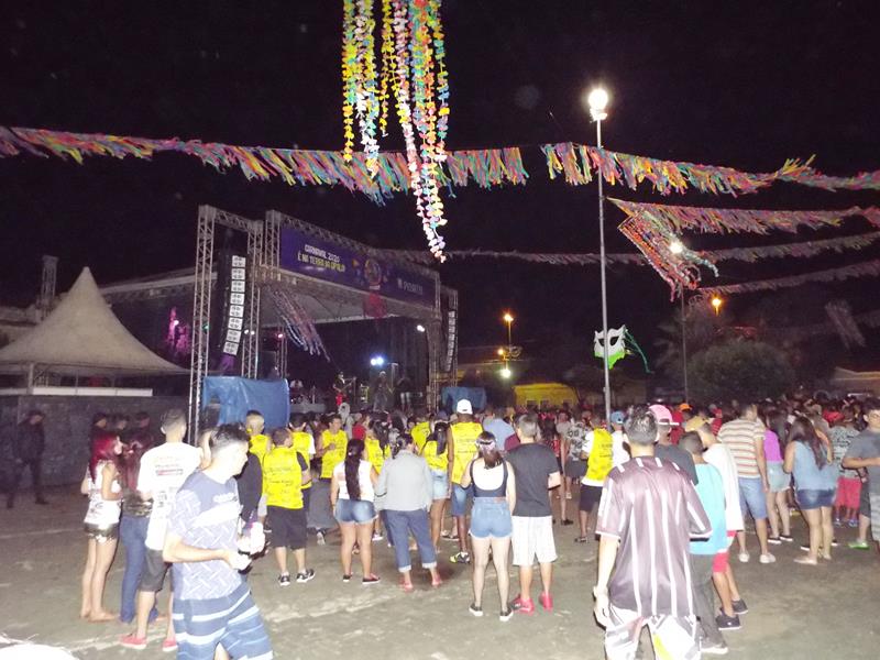 Chica Égua e Forró Pé de Ouro deu o tom na primeira noite de carnaval 2020 em Pedro II - Imagem 2