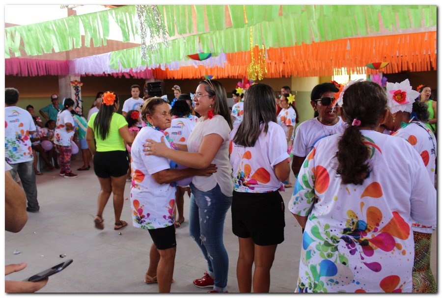Prefeitura de Inhuma realiza carnaval dos Idosos - Imagem 28