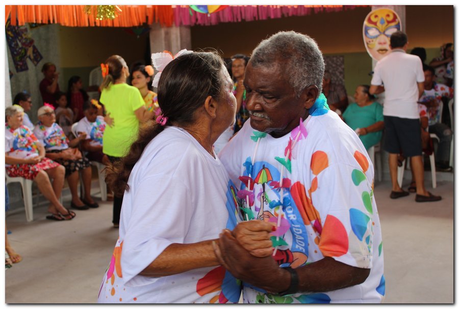 Prefeitura de Inhuma realiza carnaval dos Idosos - Imagem 4