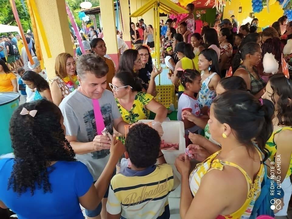 Prefeito João Luiz comanda Baile Infantil de Carnaval e criançada faz a festa