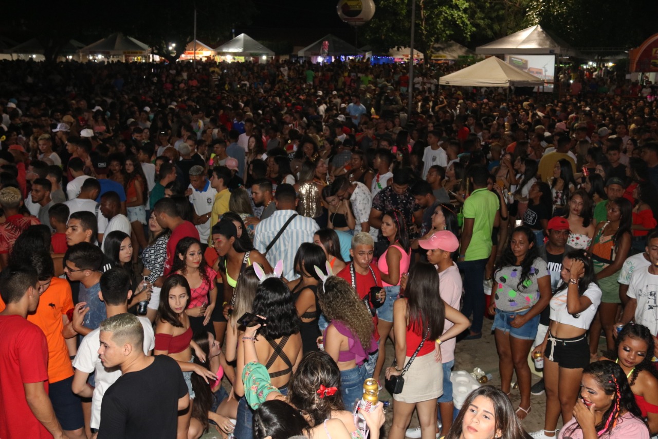 Zé Vaqueiro encerra última noite de Carnaval em Água Branca - Imagem 4
