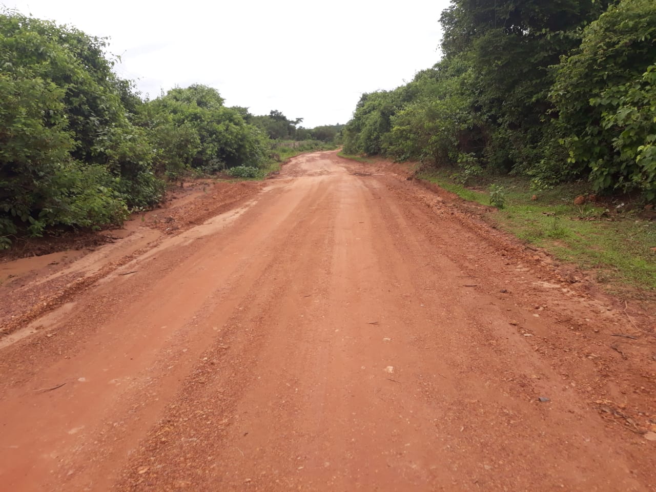 Prefeitura continua trabalhando no melhoramento das estradas vicinais - Imagem 4