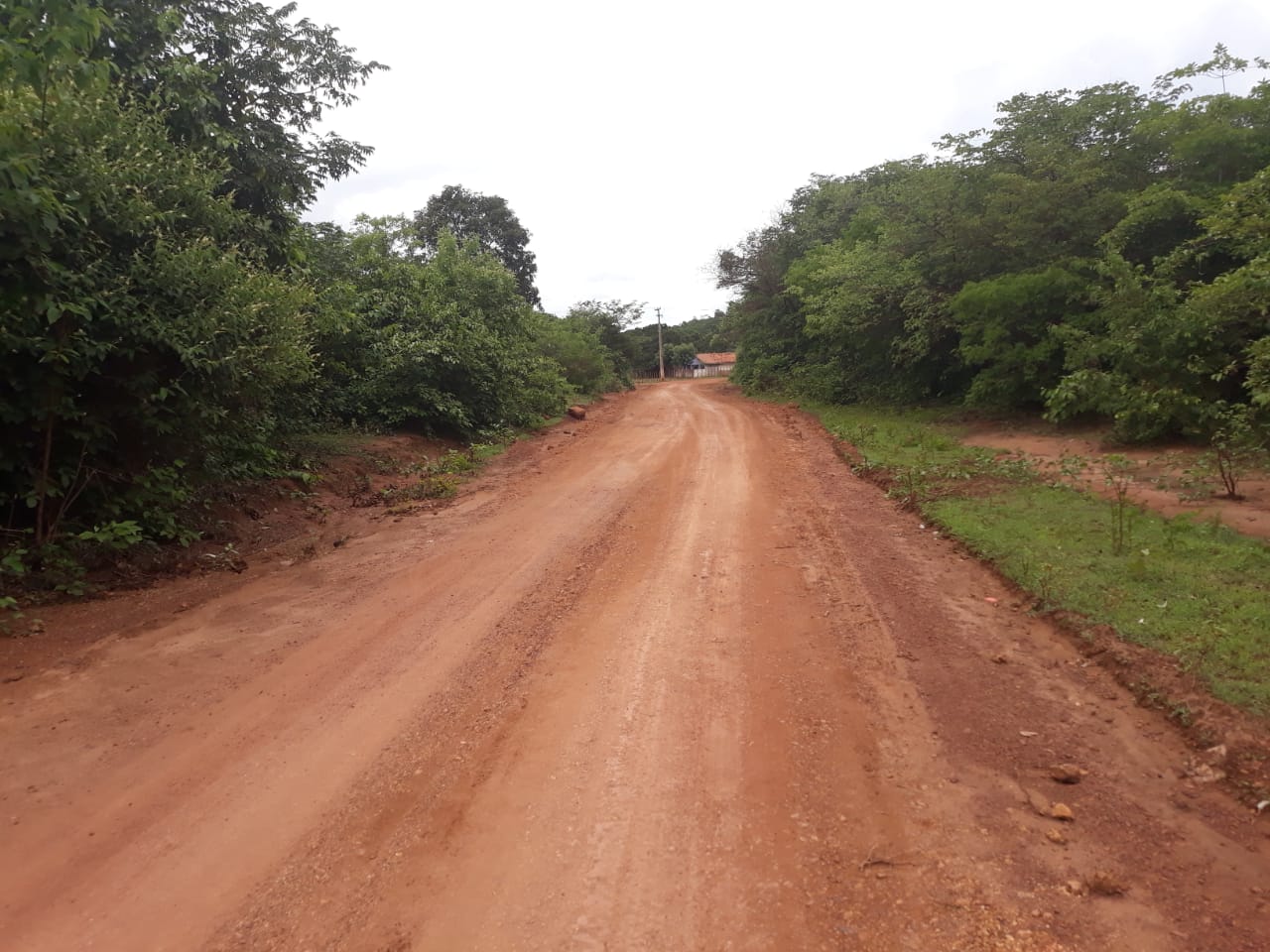 Prefeitura continua trabalhando no melhoramento das estradas vicinais - Imagem 1