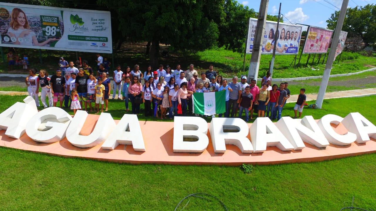 Campeã mundial de capoeira é recepcionada com carreata em Água Branca - Imagem 4