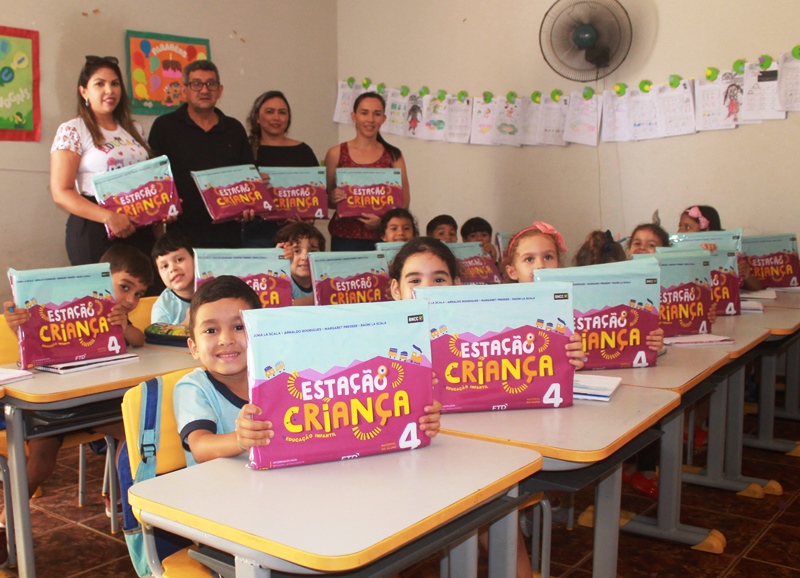 Prefeitura de Pedro II distribui kits de livros didáticos para a Educação Infantil - Imagem 4