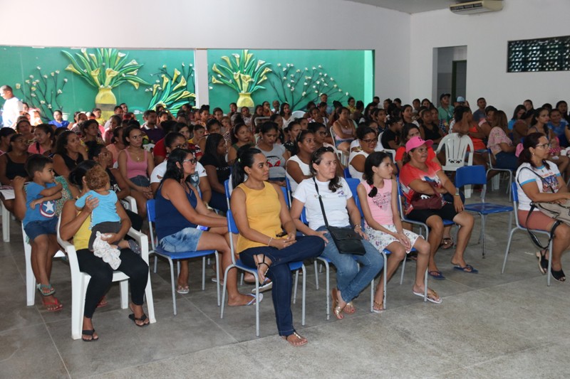 Alunos da educação infantil de Água Branca recebem novos livros - Imagem 4