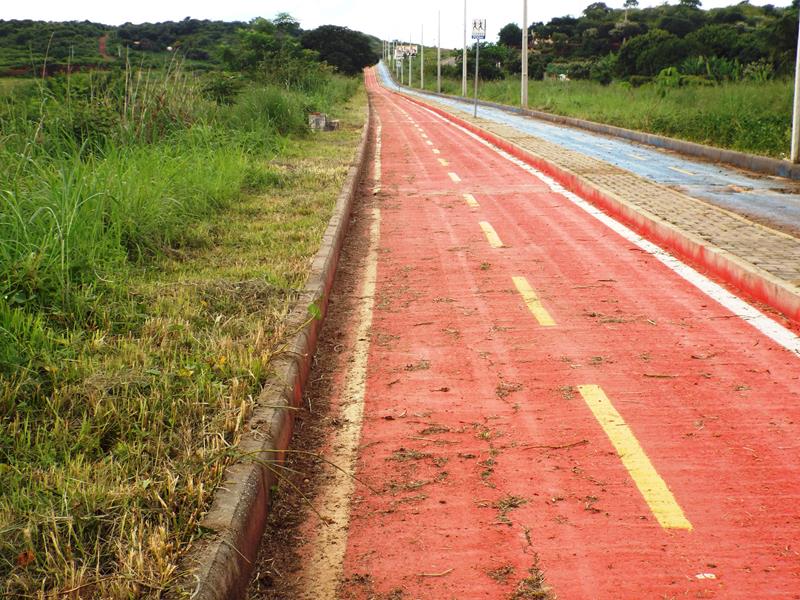 prefeitura continua recuperando calçamentos danificados pela chuvas  - Imagem 7