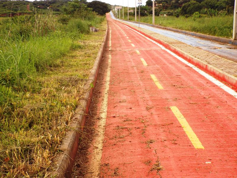 prefeitura continua recuperando calçamentos danificados pela chuvas  - Imagem 6