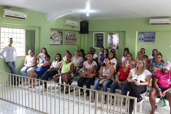 Mulheres participam de palestra sobre prevenção do câncer do colo do útero  - Imagem 4