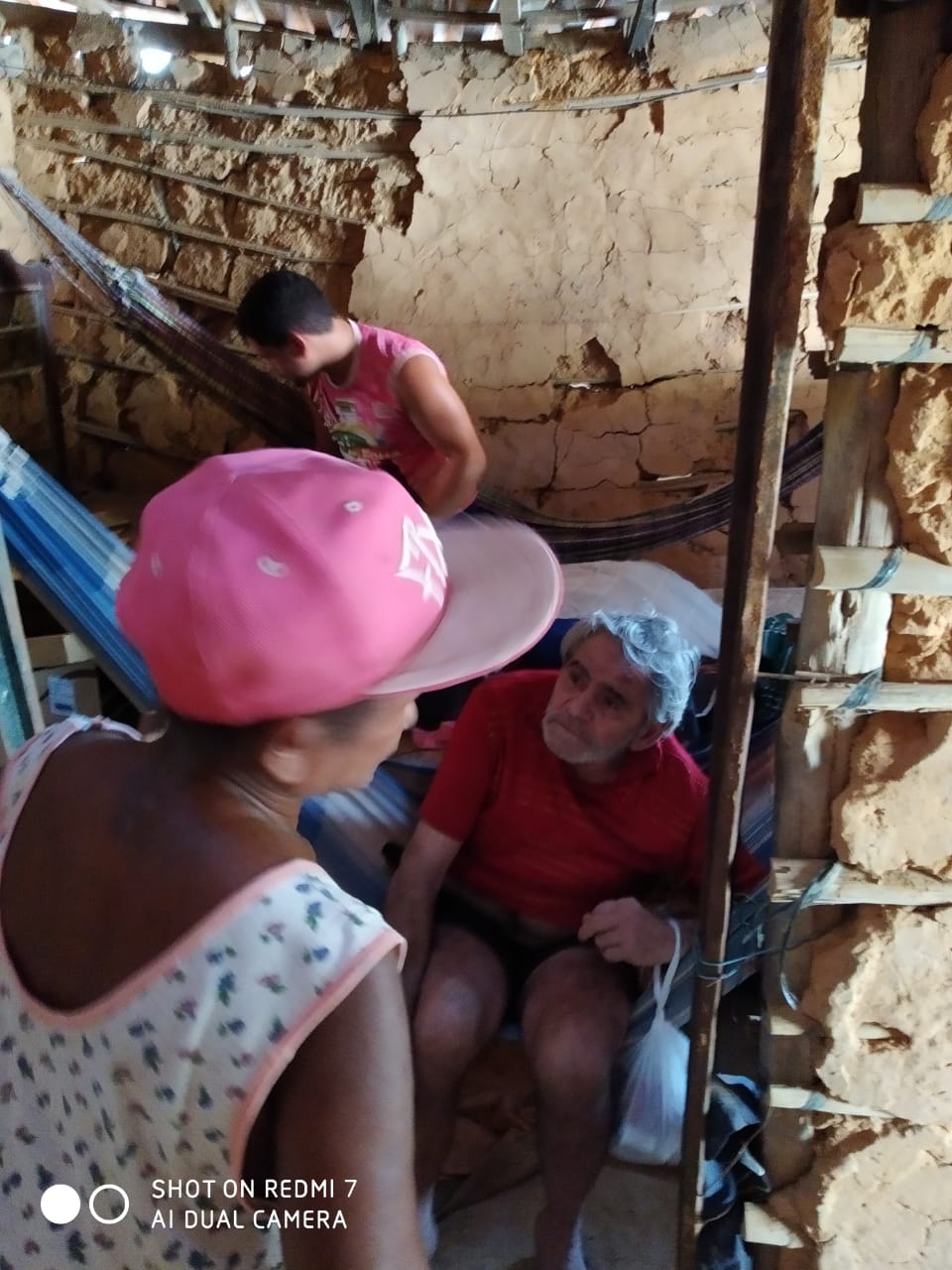 Família é retirada de área de riscos em Monsenhor Gil - Imagem 3