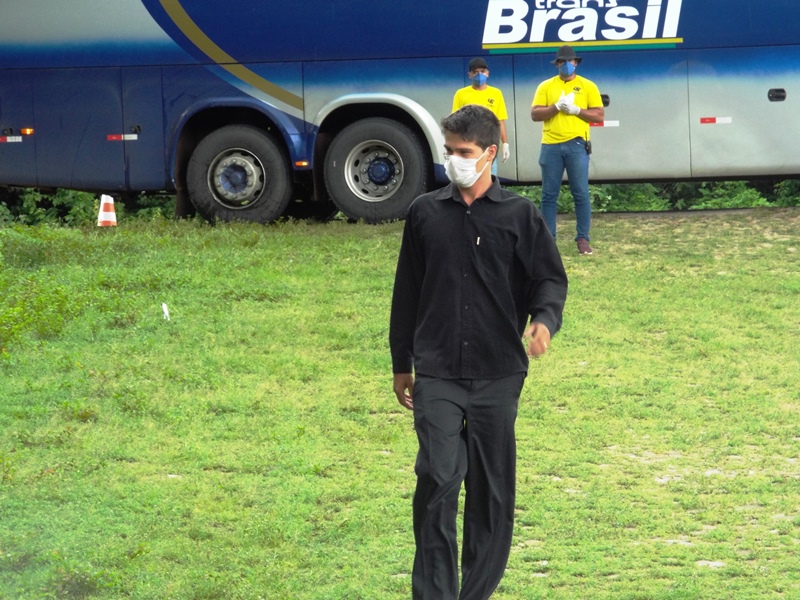 Ônibus de São Paulo com destino a Pedro II é parado na barreira sanitária na entrada da cidade   - Imagem 6