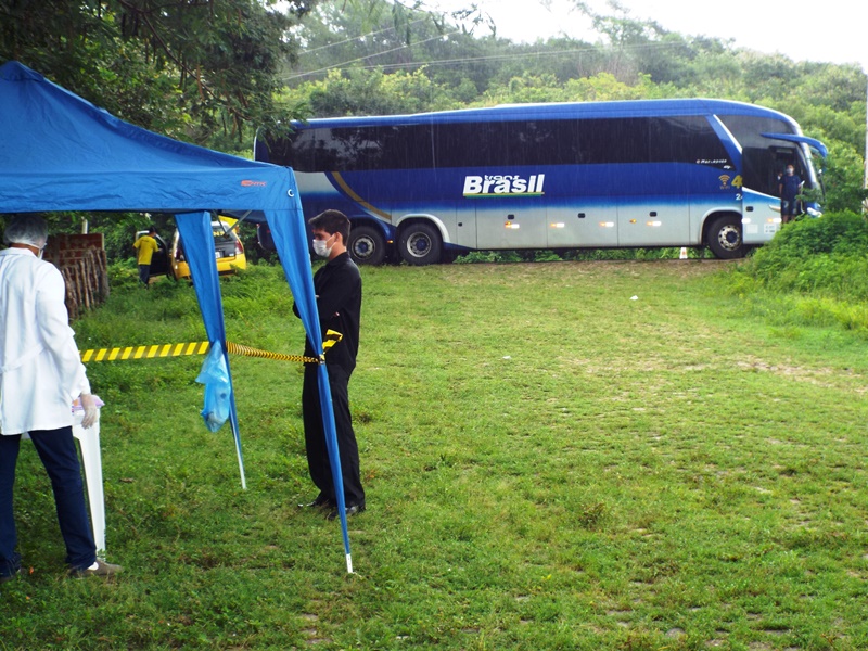 Ônibus de São Paulo com destino a Pedro II é parado na barreira sanitária na entrada da cidade   - Imagem 8