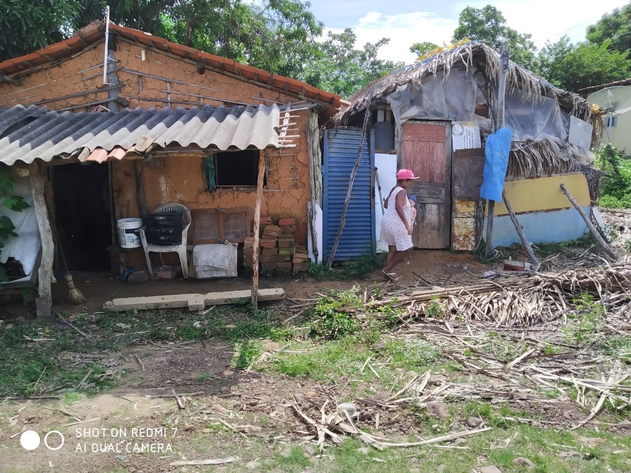 Família é retirada de área de riscos em Monsenhor Gil