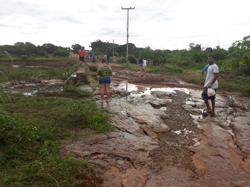 Forte chuva provoca rompimento da parede de barragem e desabriga famílias  - Imagem 43