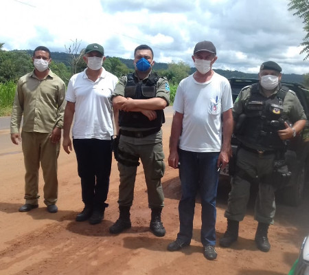 Equipes de saúde visitam  comunidades, povoados e montam barreiras 