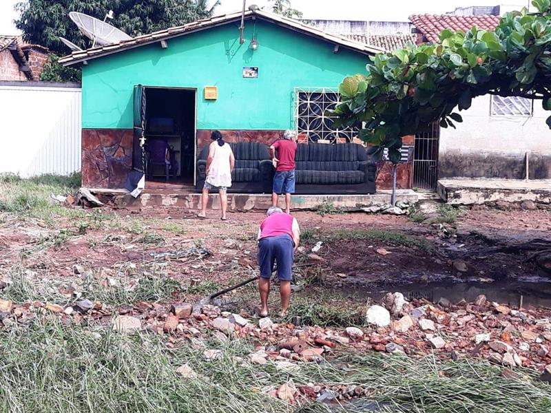 Equipe da SEMAS visita famílias do Bairro Chapadinha que também tiveram prejuízos com o rompimento da barragem  - Imagem 30
