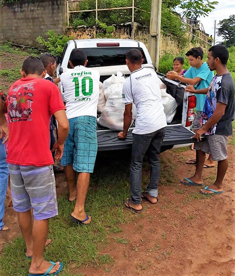Defesa Civil realiza entrega de cestas de alimentos as famílias desabrigadas - Imagem 4