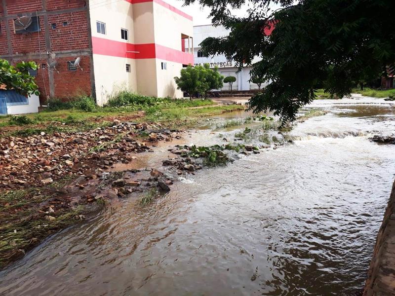 Equipe da SEMAS visita famílias do Bairro Chapadinha que também tiveram prejuízos com o rompimento da barragem  - Imagem 32