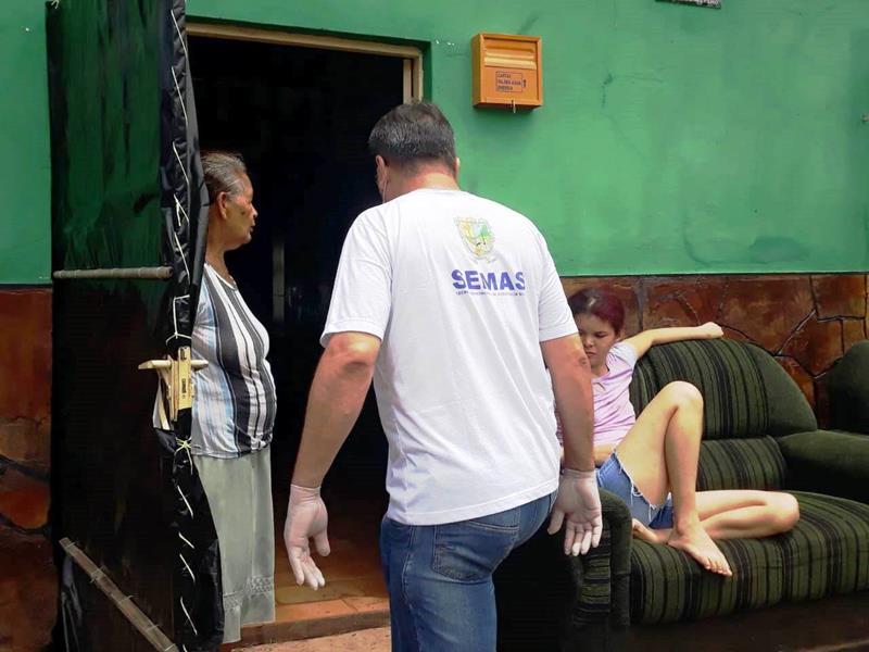 Equipe da SEMAS visita famílias do Bairro Chapadinha que também tiveram prejuízos com o rompimento da barragem  - Imagem 6